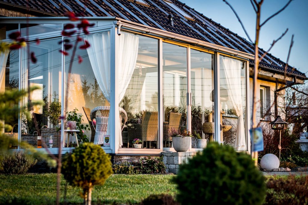 Zadaszenie tarasu z aluminium i szkła